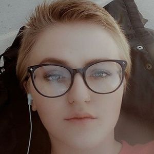 Meet your Posher, Genevieve